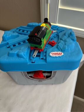 Thomas & Friends Toy Train Tracks Set and train